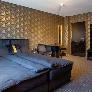 Bed And Breakfast 33